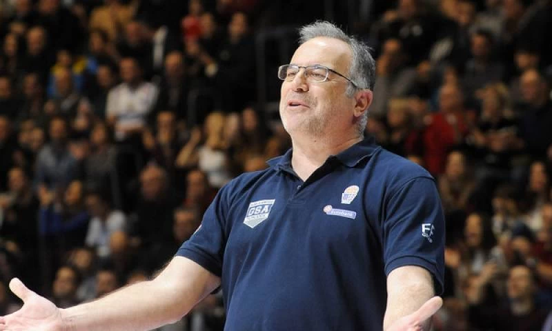 Αμερικανός δημοσιογράφος επιτίθεται σε Σκουρτόπουλο: «Μπορούμε να του κάνουμε έλεγχο ντόπινγκ;»-Εικόνες